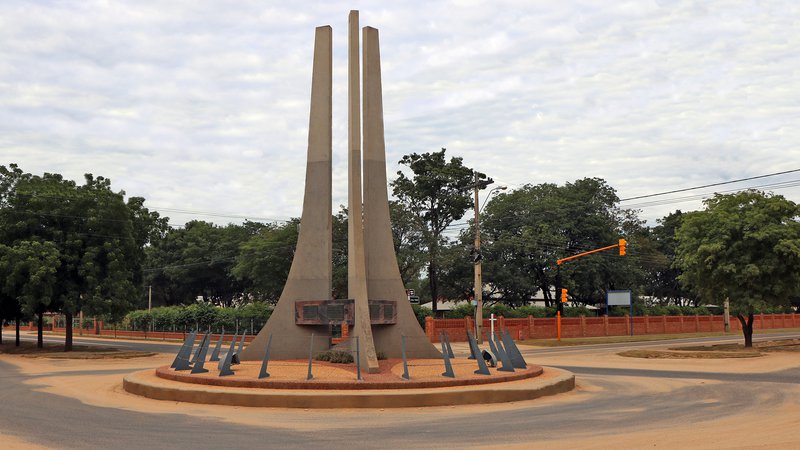 Monumento Aniversario 50 años